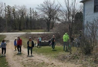 https://www.dundeemill.org/pictures/2023/3 egghunt3.jpg